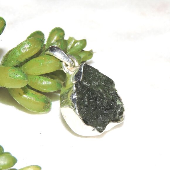 Moldavite Natural Gemstone 925 Sterling Silver Pendant, Raw Moldavite rare Stone - Picture 5 of 5
